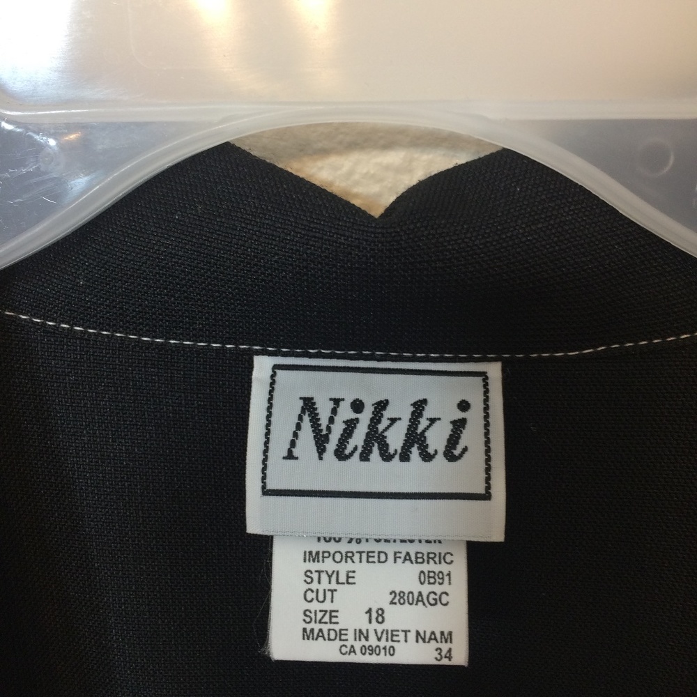 Nikki Vest - Picture 3 of 7